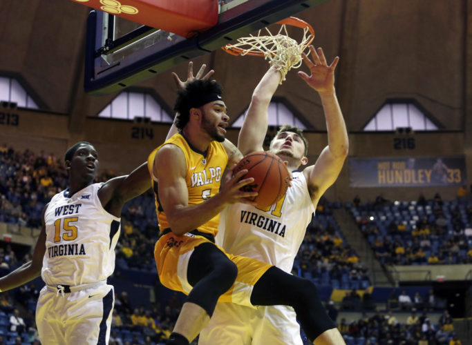 Mountaineers  Defeat Crusaders